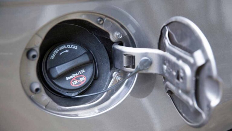 Can You Pee in Your Gas Tank? (Does This Actually Work?)
