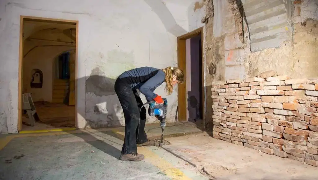 Can You Park Cars In Your Backyard Is this Illegal?