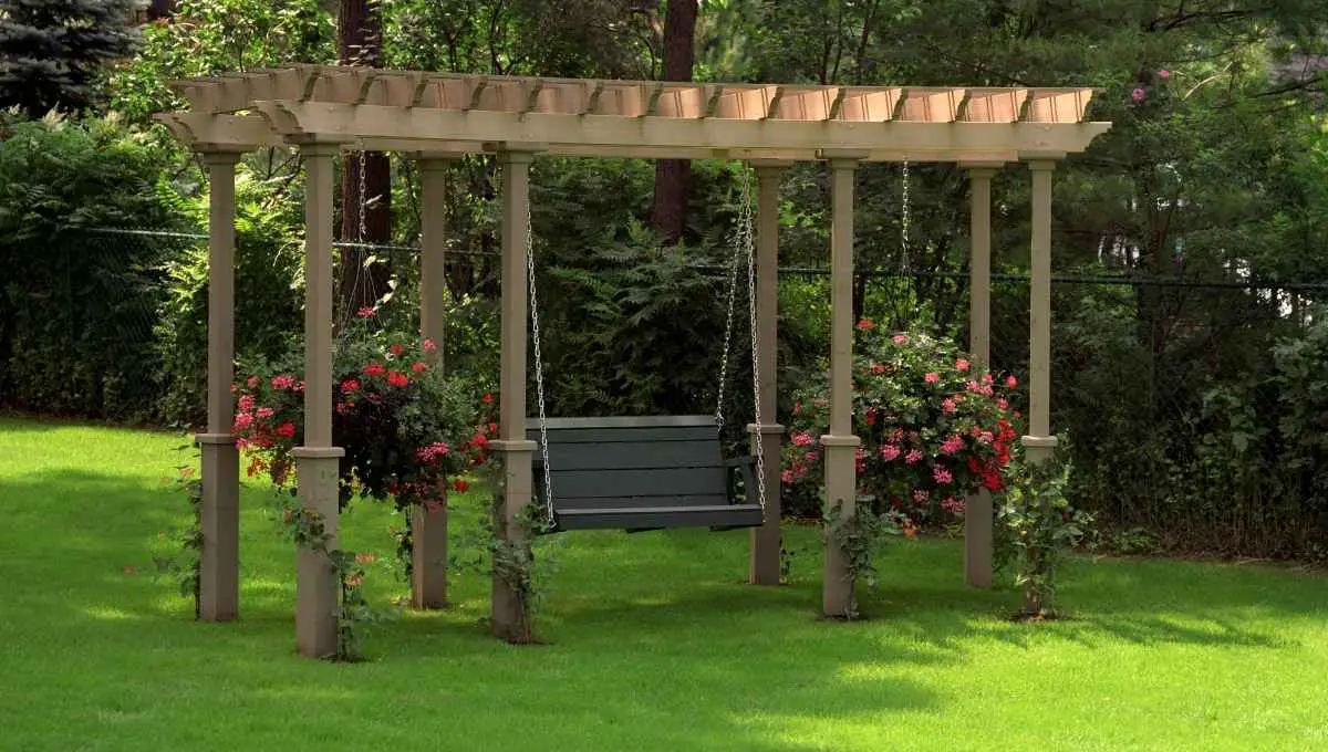 Can A Pergola Hold A Swing